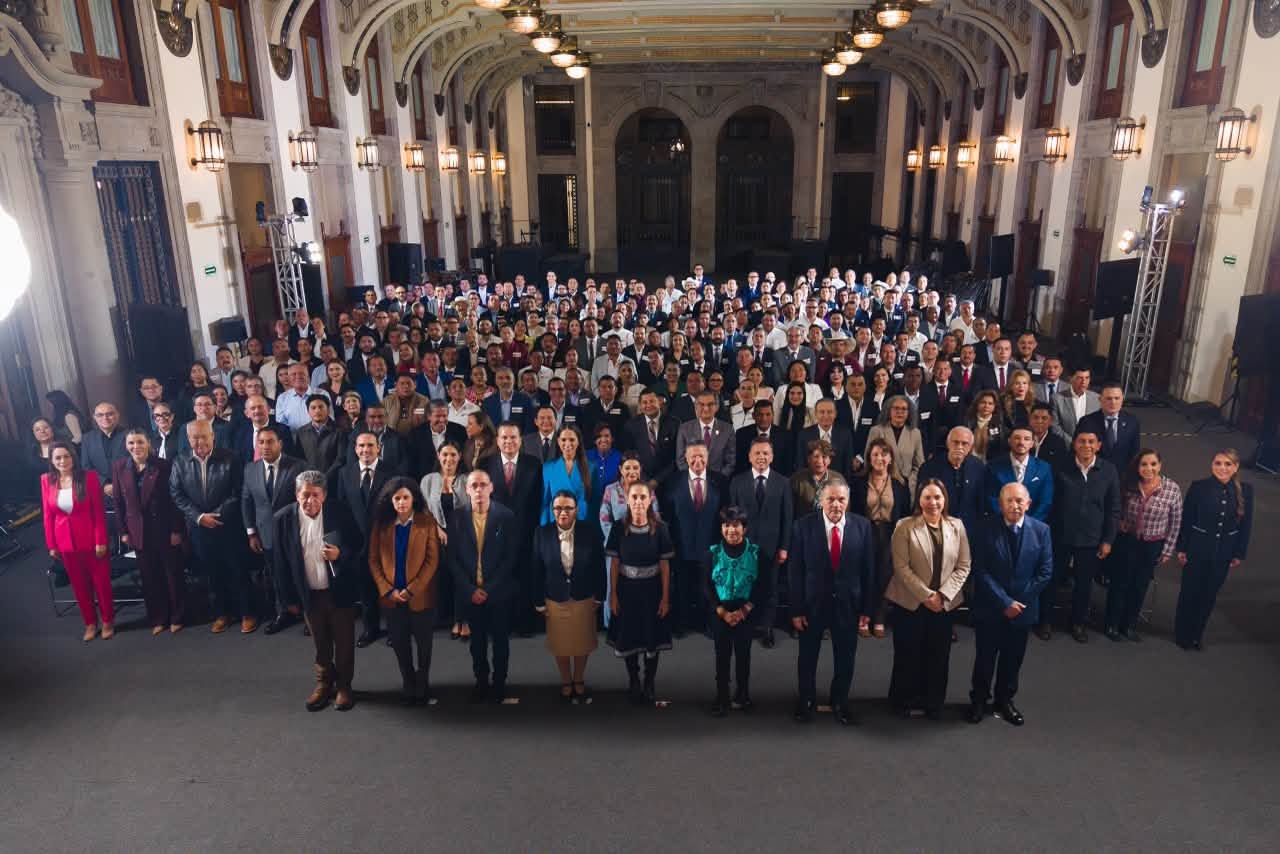 REUNION PALACIO NACIONAL